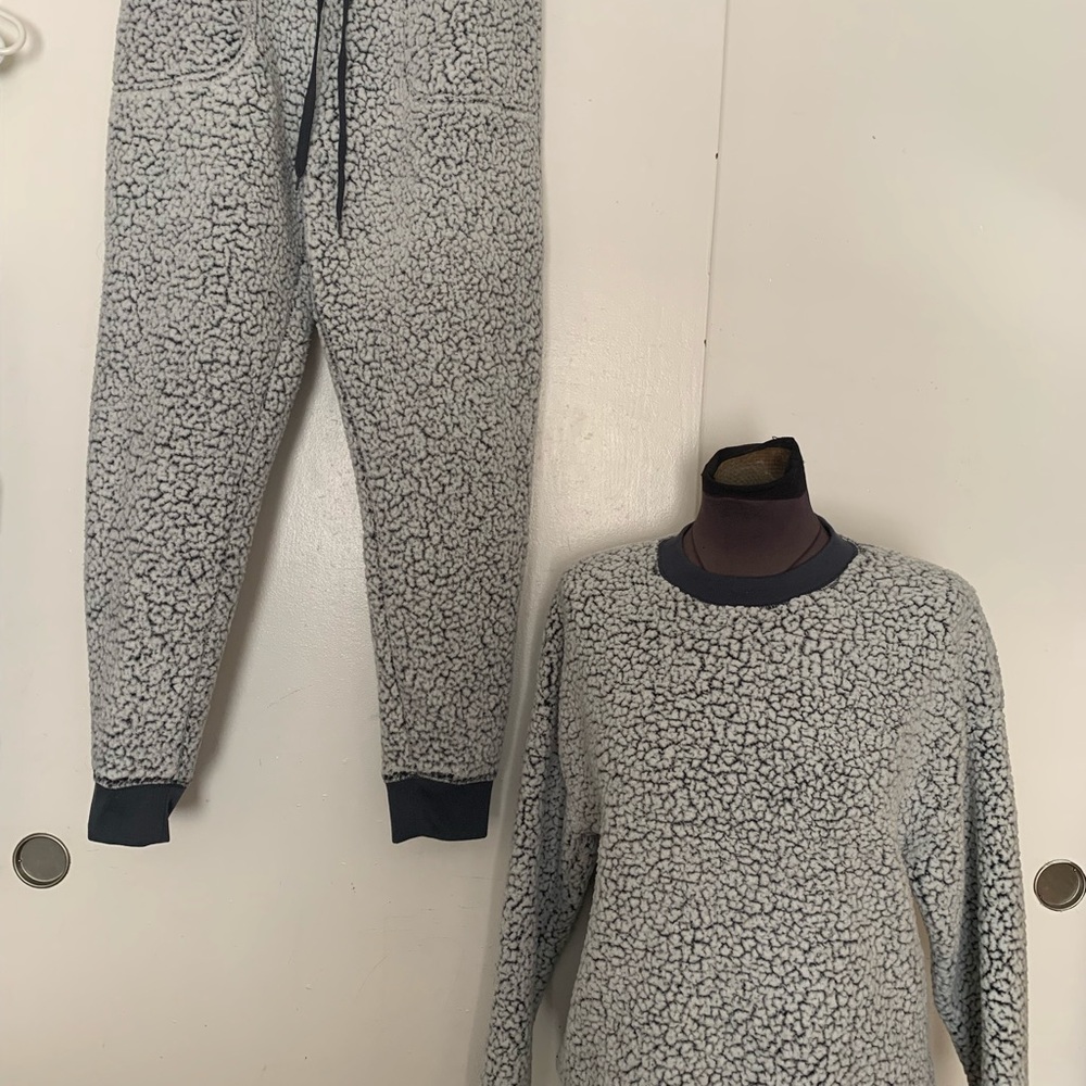 Secret treasures by VS warm pants and sweatshirt size L